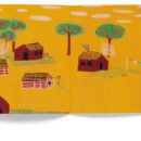 Ilustração mostra uma vila indígena, com árvores verdes e casas marrons espalhadas em um fundo amarelo mostarda.