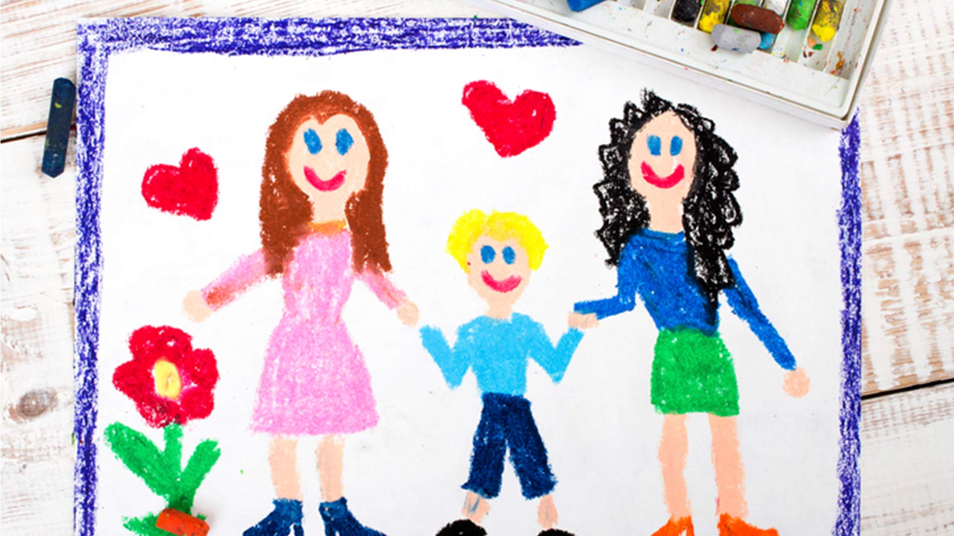 Ilustração duas mulheres de mãos dados com uma criança