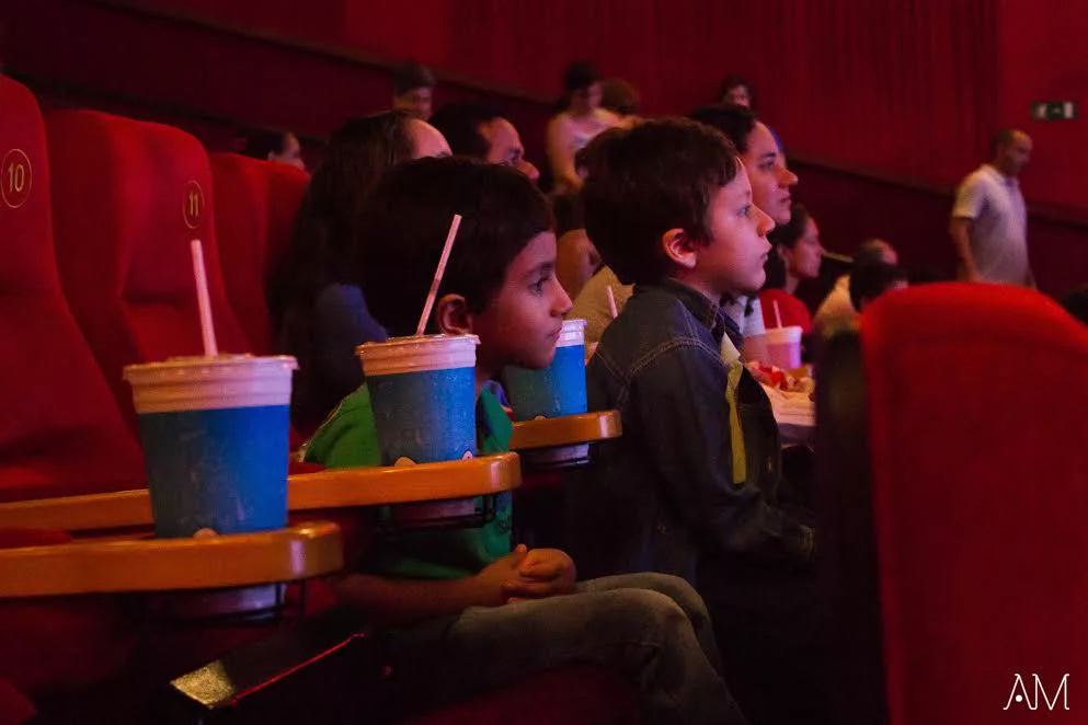 O filme exibido em cada sessão é um escolhido pelo público.