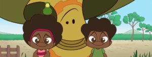 Ilustração de um menino e uma menina, ambos negros, sorrindo. Atrás deles, aparece uma árvore, com olhos e boca, também sorrindo