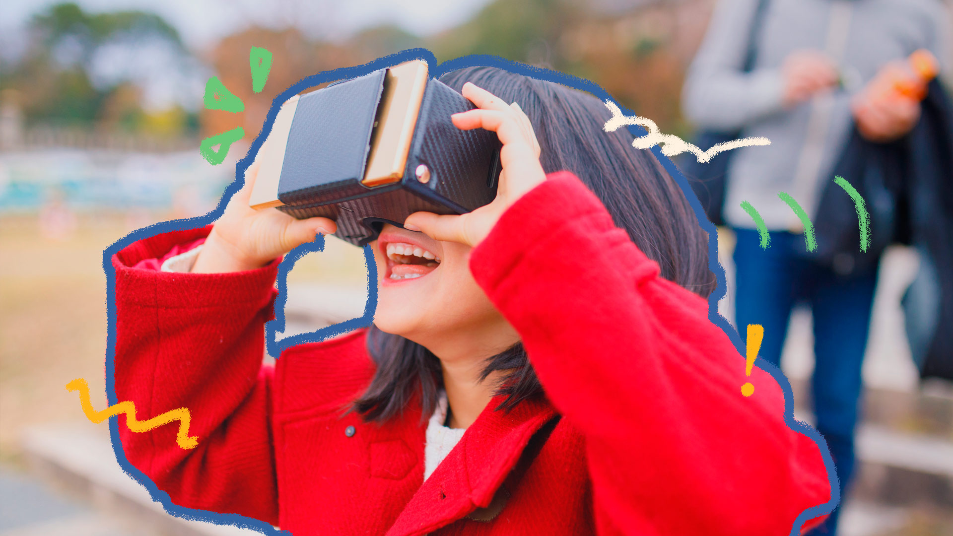 Imagem de uma menina segurando um óculos de realidade virtual em frente aos seus olhos e sorri. Texto sobre criança e internet