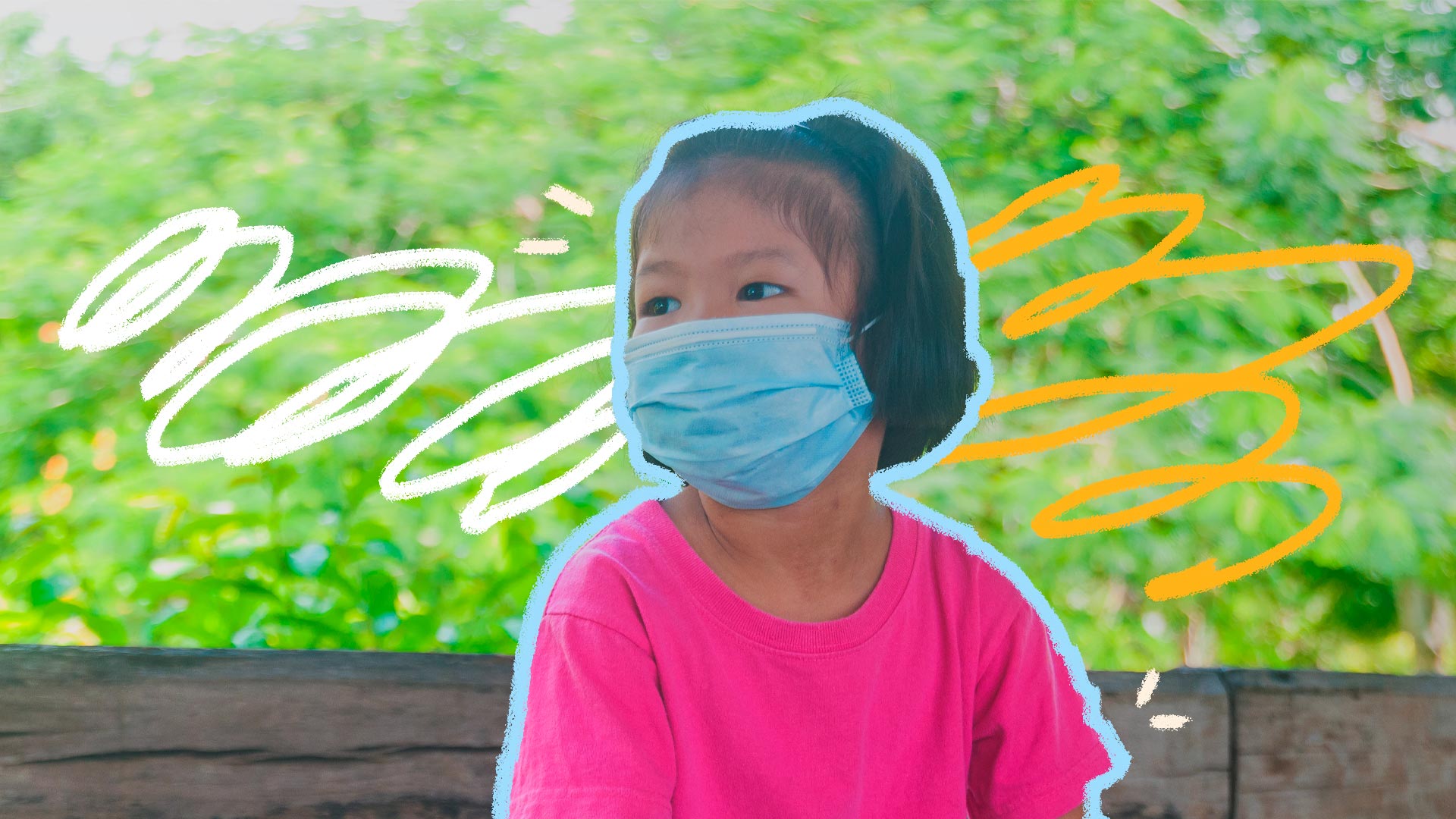 Foto de uma menina usando máscara ao ar livre e em meio à natureza