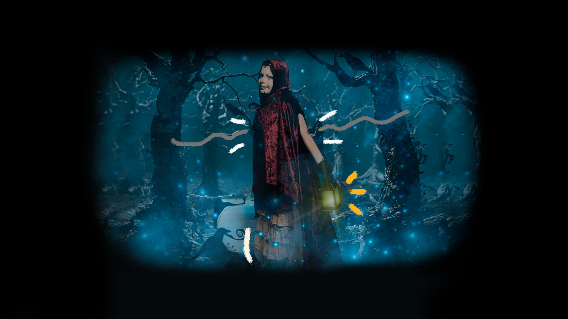 Mulher com roupa escura de veludo segura um lampião. Ela anda em uma floresta cenográfica durante a noite.