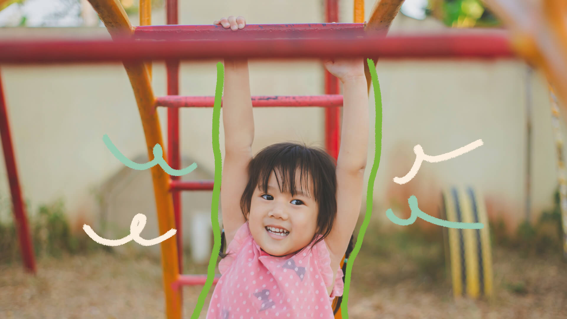 Na foto, uma menina de etnia amarela brinca em uma barra de metal. A imagem possui intervenções de rabiscos coloridos.