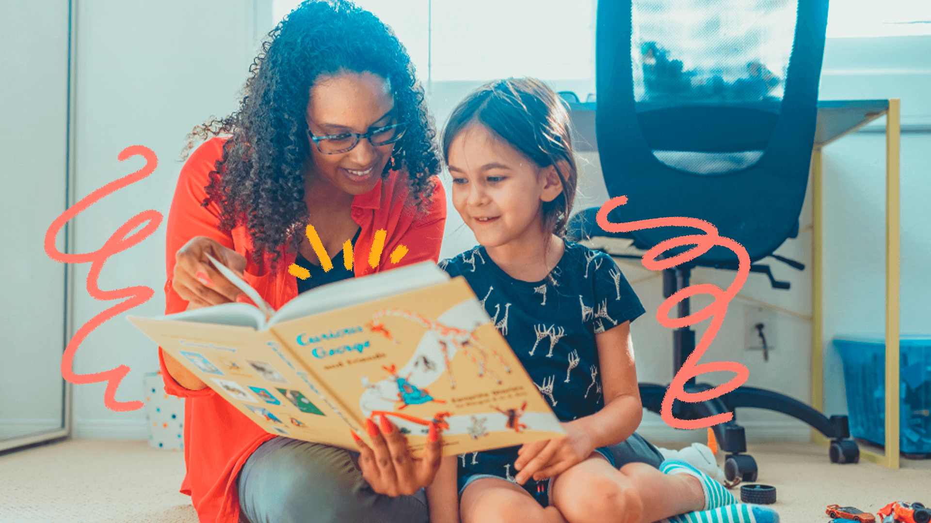 imagem ilustra matéria sobre hábitos de leitura entre as crianças e mostra uma mulher negra, de cabelos cacheados e óculos, sentada ao lado de uma menina branca, de cabelos lisos, que segura um livro na mão.