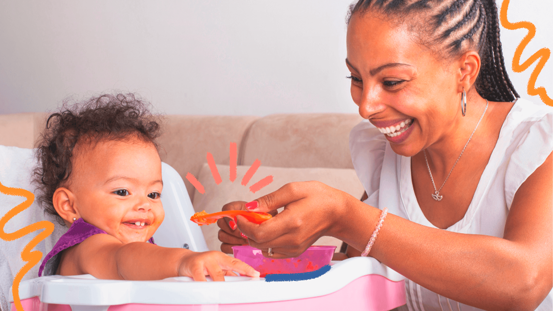 imagem ilustra matéria sobre o guia alimentar da OMS e mostra um bebê negro sentado em uma cadeirinha de alimentação, srrindo e comendo ao lado d amãe, uma mulher negra, sorrindo e segurando um prato de comida.