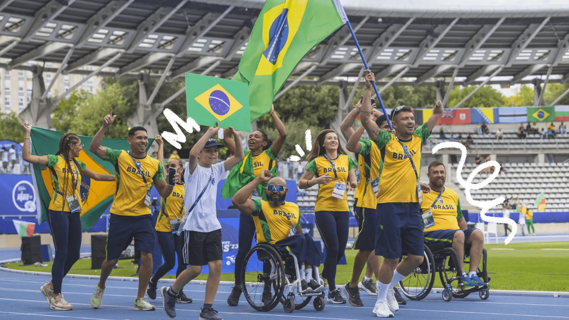 Imagem de capa de matéria sobre Paralimpíadas mostra uma foto de atletas paralímpicos da delegação brasileira vestindo roupas verde e amarela e comemorando em um estádio