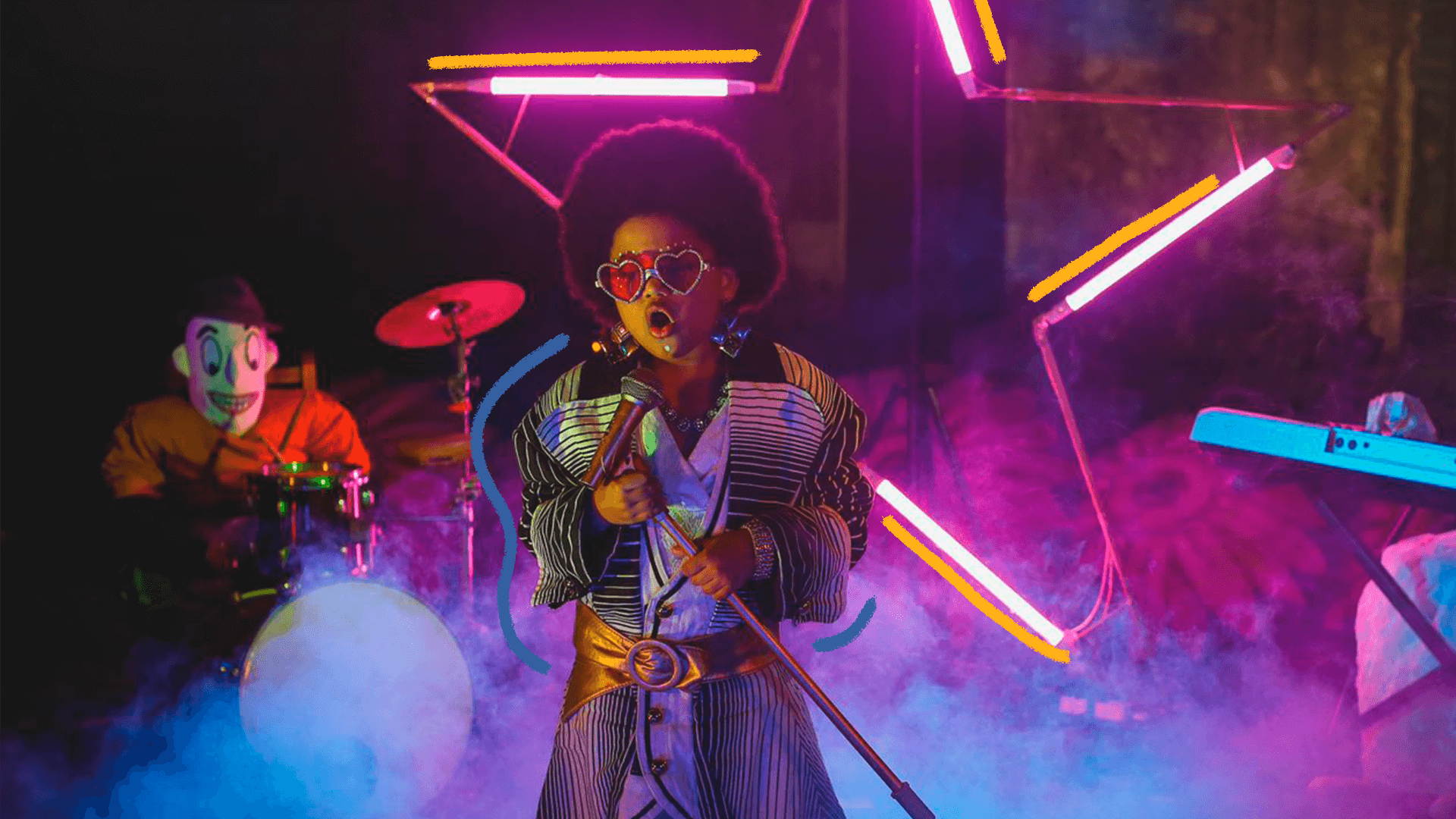 Imagem de capa de matéria sobre Afrofuturismo mostra a cantora Lilica Rocha, ume menina preta, de cabelos crespos, cantando em cima de um palco.